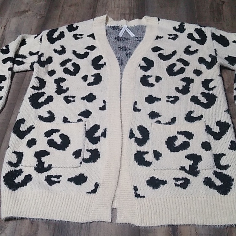 Dreamers by Debut Leopard Cheetah Print Cardigan Sweater Shrug Size M/L - Picture 10 of 11